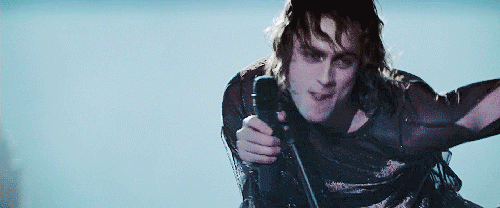 lestat-de-lioncourt-slept-so-long-queen-of-the-damned-39410797-500-208